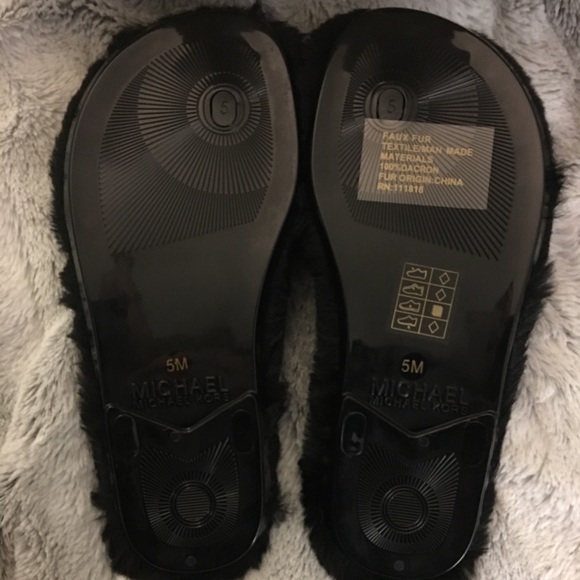 MICHAEL Kors Black fur jelly flip flops sandals - Picture 5 of 6
